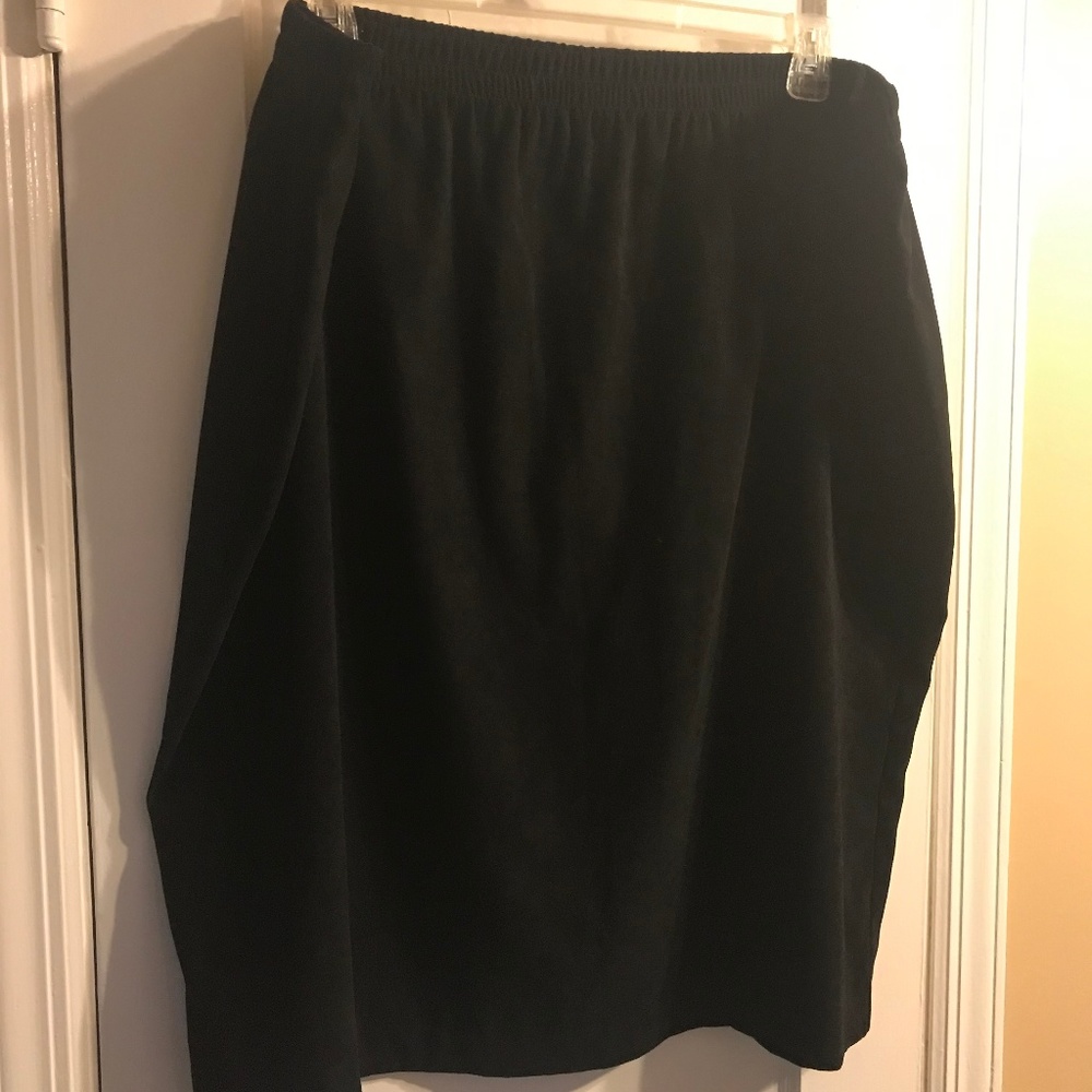 Black Work/Dress Micro Suede Skirt w/ Back Split